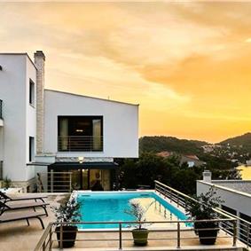 4 bedroom villa with pool and sea views near Dubrovnik sleeps 8